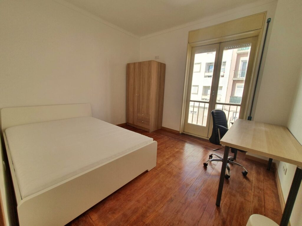 Moradia Rua do Amial, 1.º andar: quarto 1