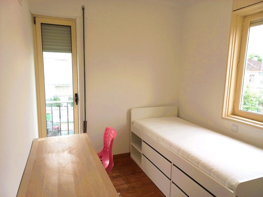 Moradia Rua do Amial, 1.º andar: quarto 5