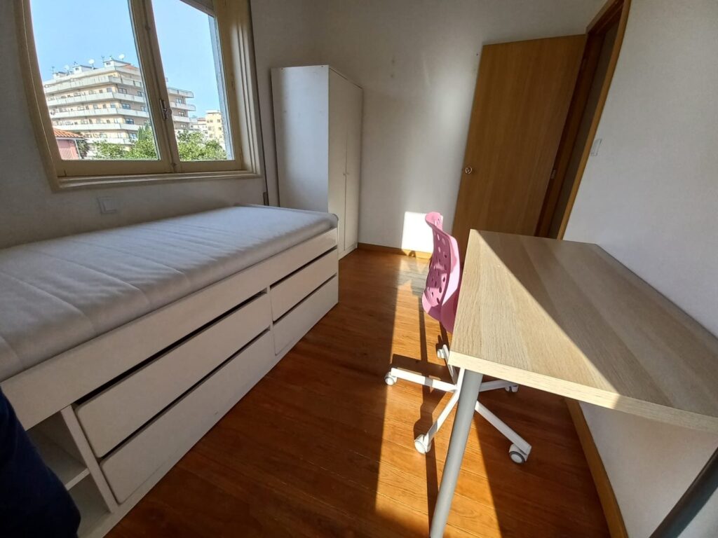 Moradia Rua do Amial, 1.º andar: quarto