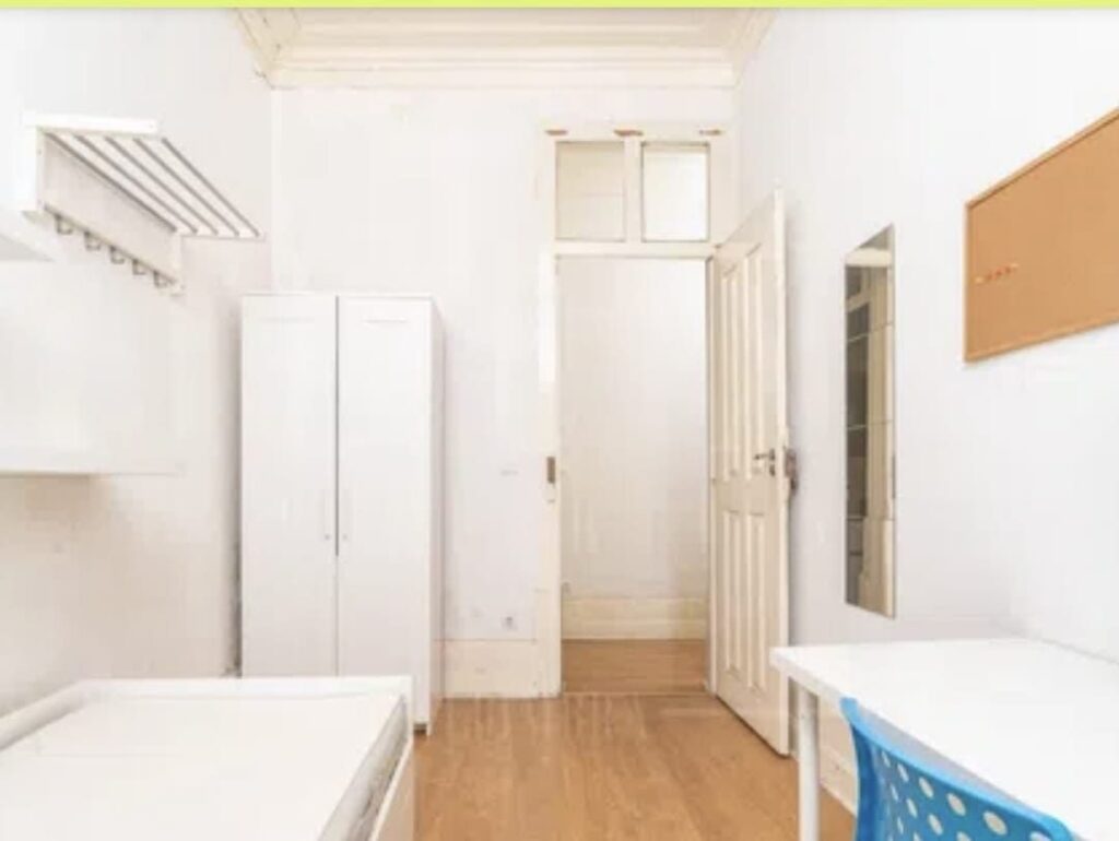 Saragoça, 1.º Esquerdo: quarto