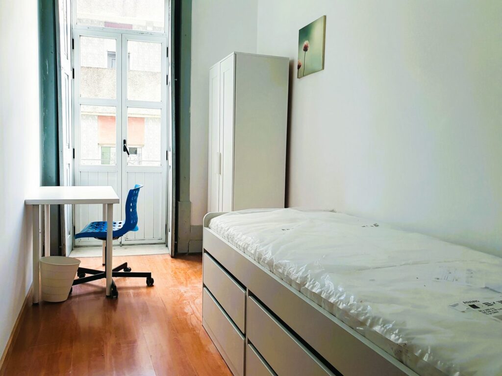 Saragoça, 2.º Esquerdo: quarto 3