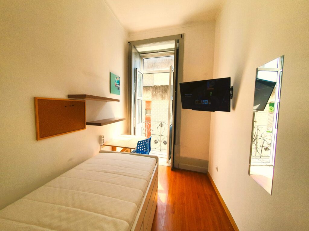 Saragoça, 2.º Esquerdo: quarto 1