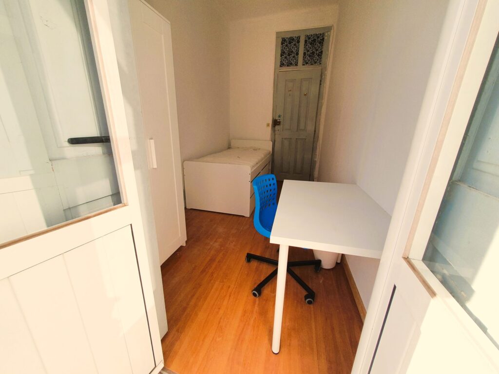 Saragoça, 2.º Esquerdo: quarto 3