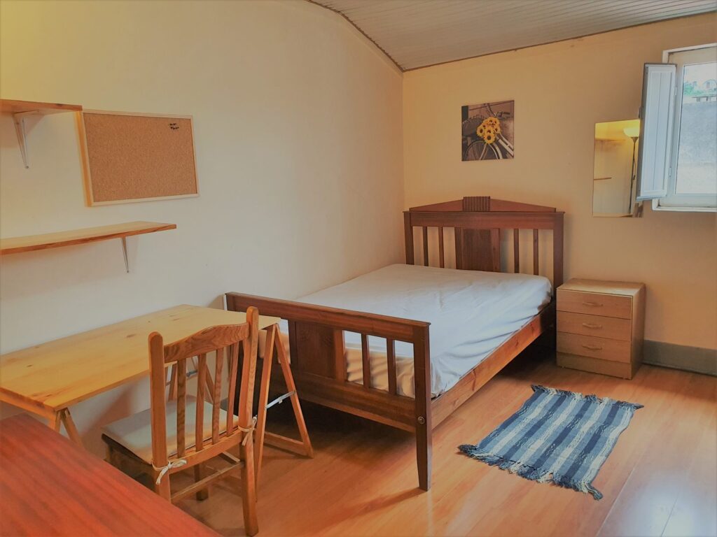 Saragoça, 3.º Esquerdo: quarto
