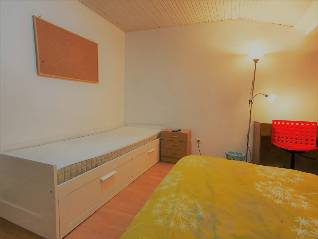 Saragoça, 3.º Esquerdo: quarto duplo