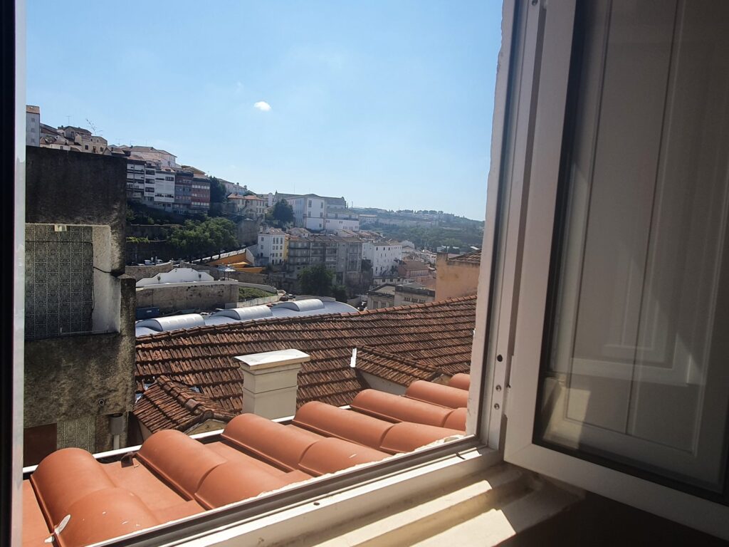 Saragoça, 3.º Esquerdo: quarto 2