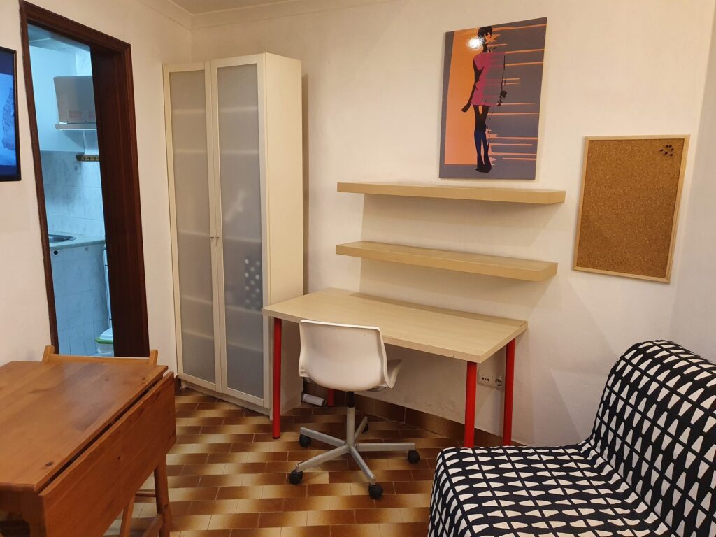 António de Vasconcelos, R/C: sala